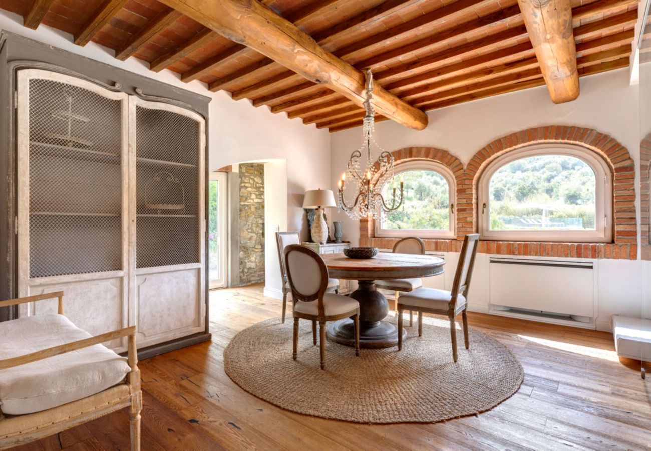 Residence in Panzano - Ville Il Paradiso with Private Pools, Garden, Terraces, Ideal for Weddings