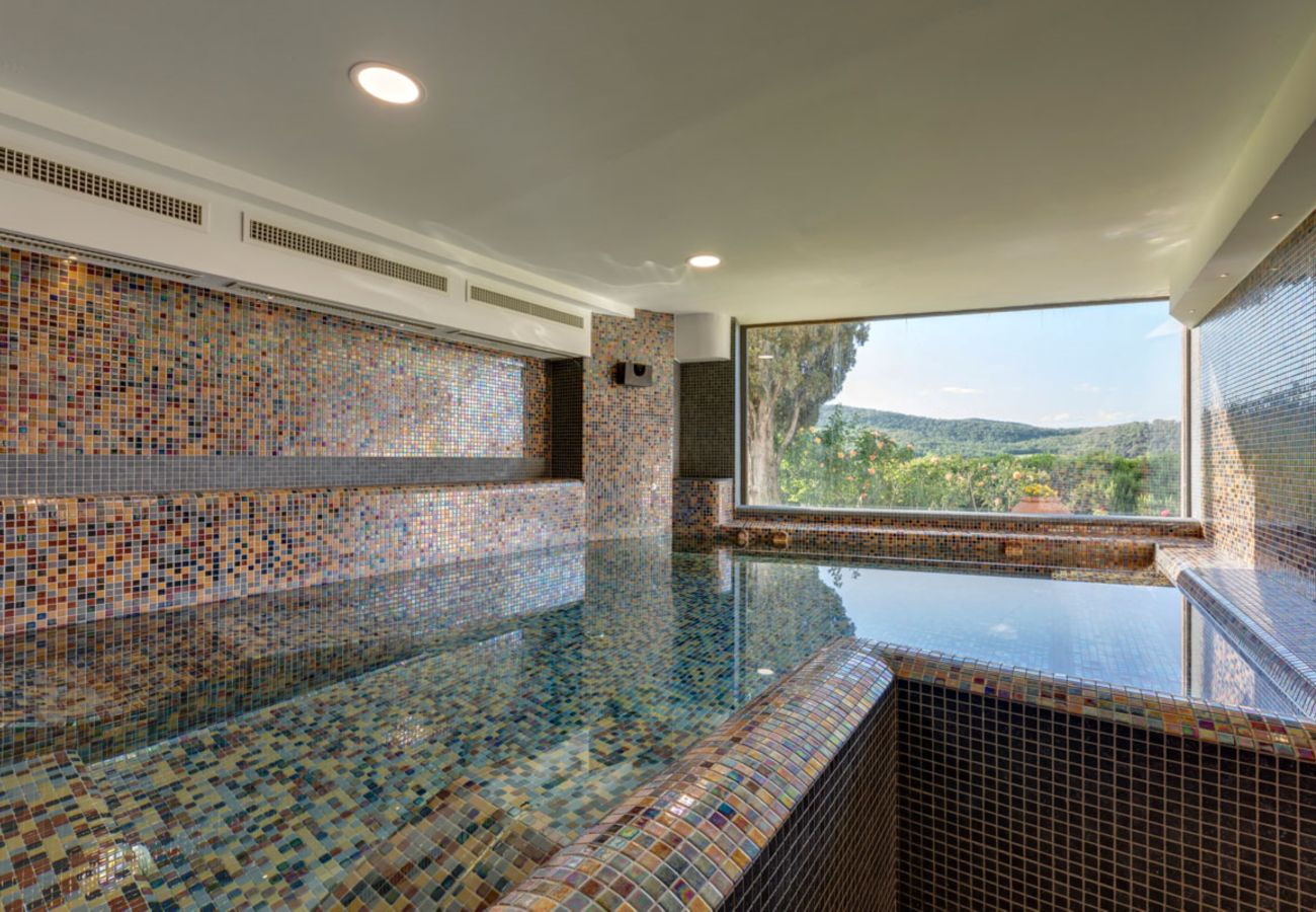 Residence in Panzano - Ville Il Paradiso with Private Pools, Garden, Terraces, Ideal for Weddings