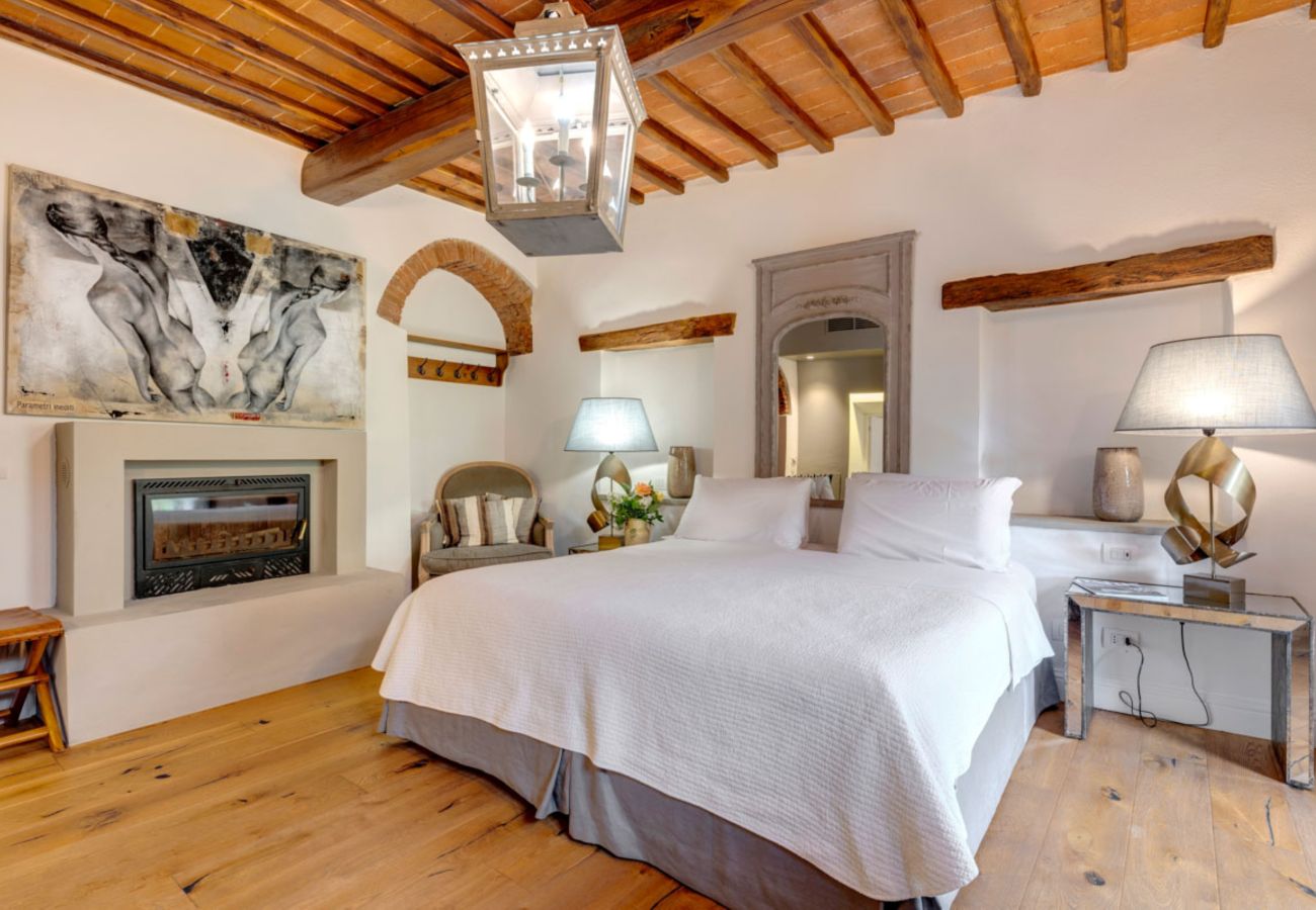Residence in Panzano - Ville Il Paradiso with Private Pools, Garden, Terraces, Ideal for Weddings