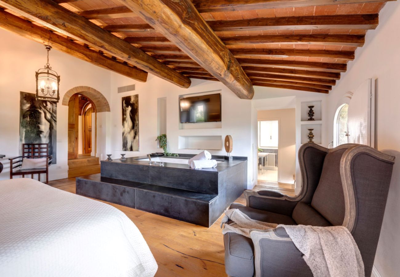 Residence in Panzano - Ville Il Paradiso with Private Pools, Garden, Terraces, Ideal for Weddings