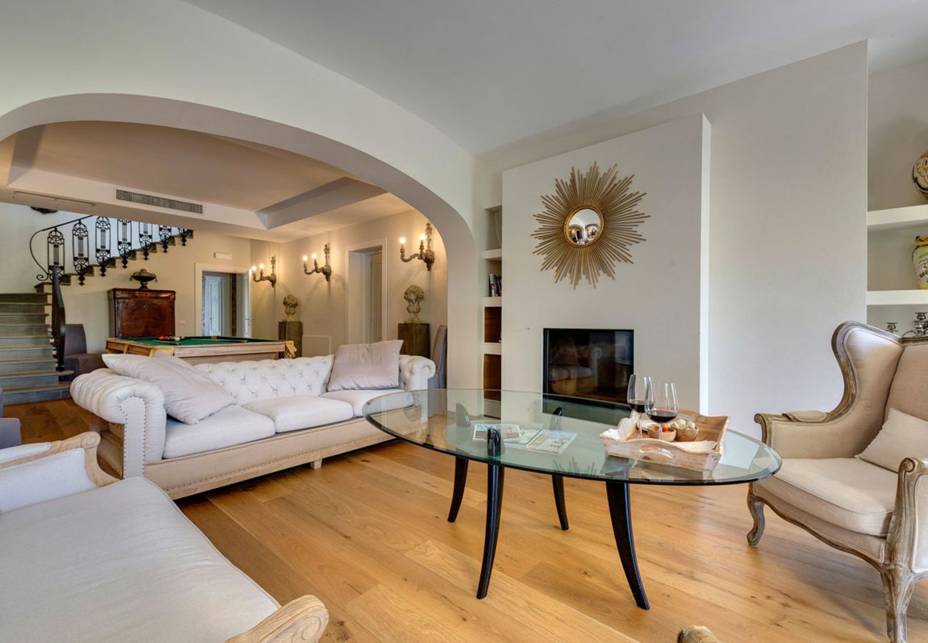 Residence in Panzano - Ville Il Paradiso with Private Pools, Garden, Terraces, Ideal for Weddings