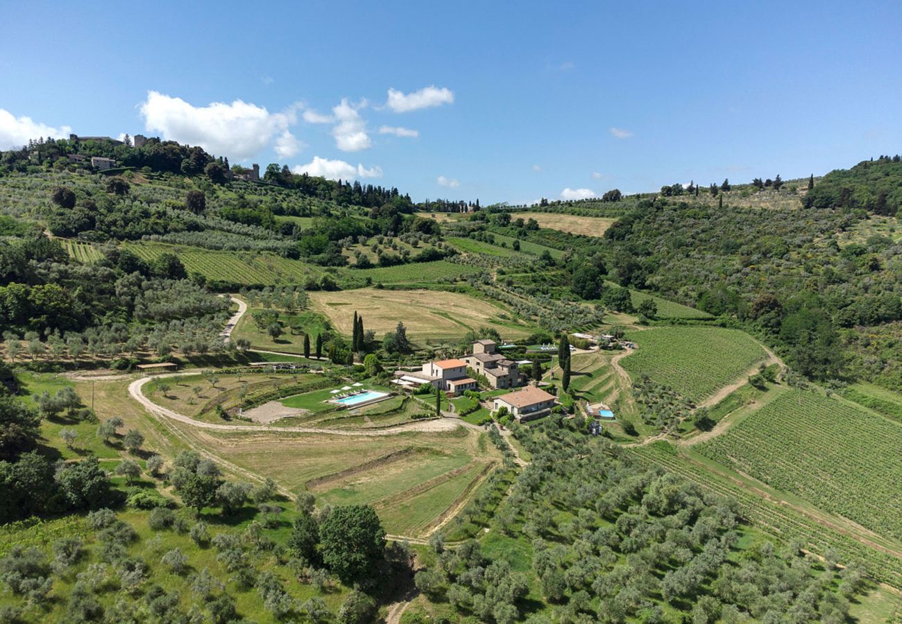 Residence in Panzano - Ville Il Paradiso with Private Pools, Garden, Terraces, Ideal for Weddings