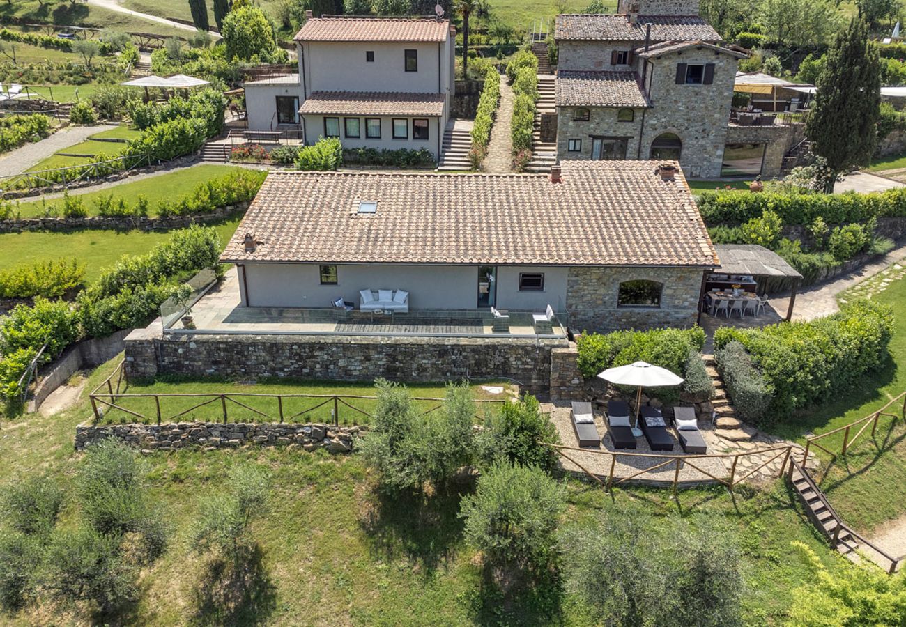 Residence in Panzano - Ville Il Paradiso with Private Pools, Garden, Terraces, Ideal for Weddings