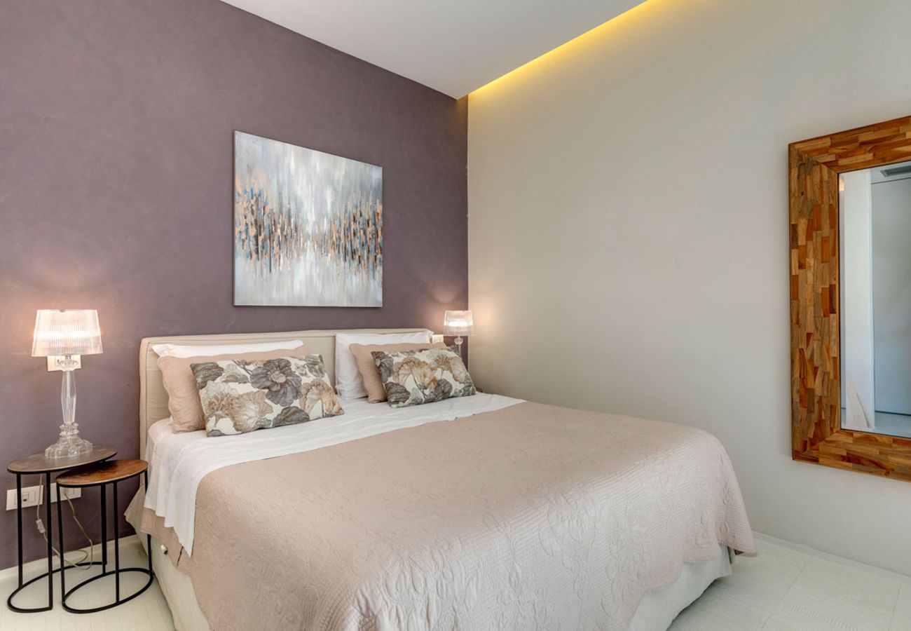 Residence in Panzano - Ville Il Paradiso with Private Pools, Garden, Terraces, Ideal for Weddings
