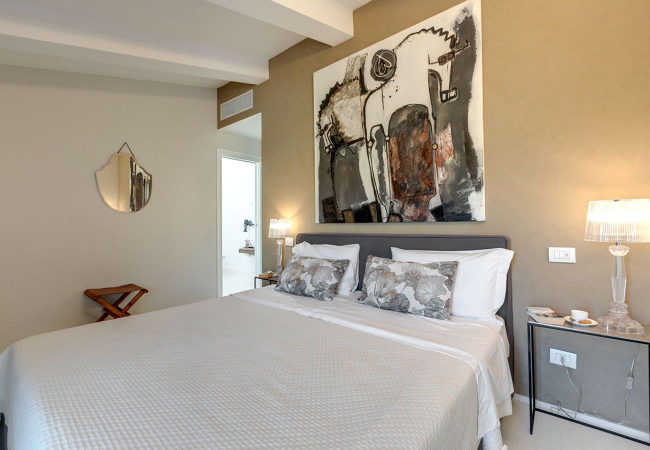 Residence in Panzano - Ville Il Paradiso with Private Pools, Garden, Terraces, Ideal for Weddings