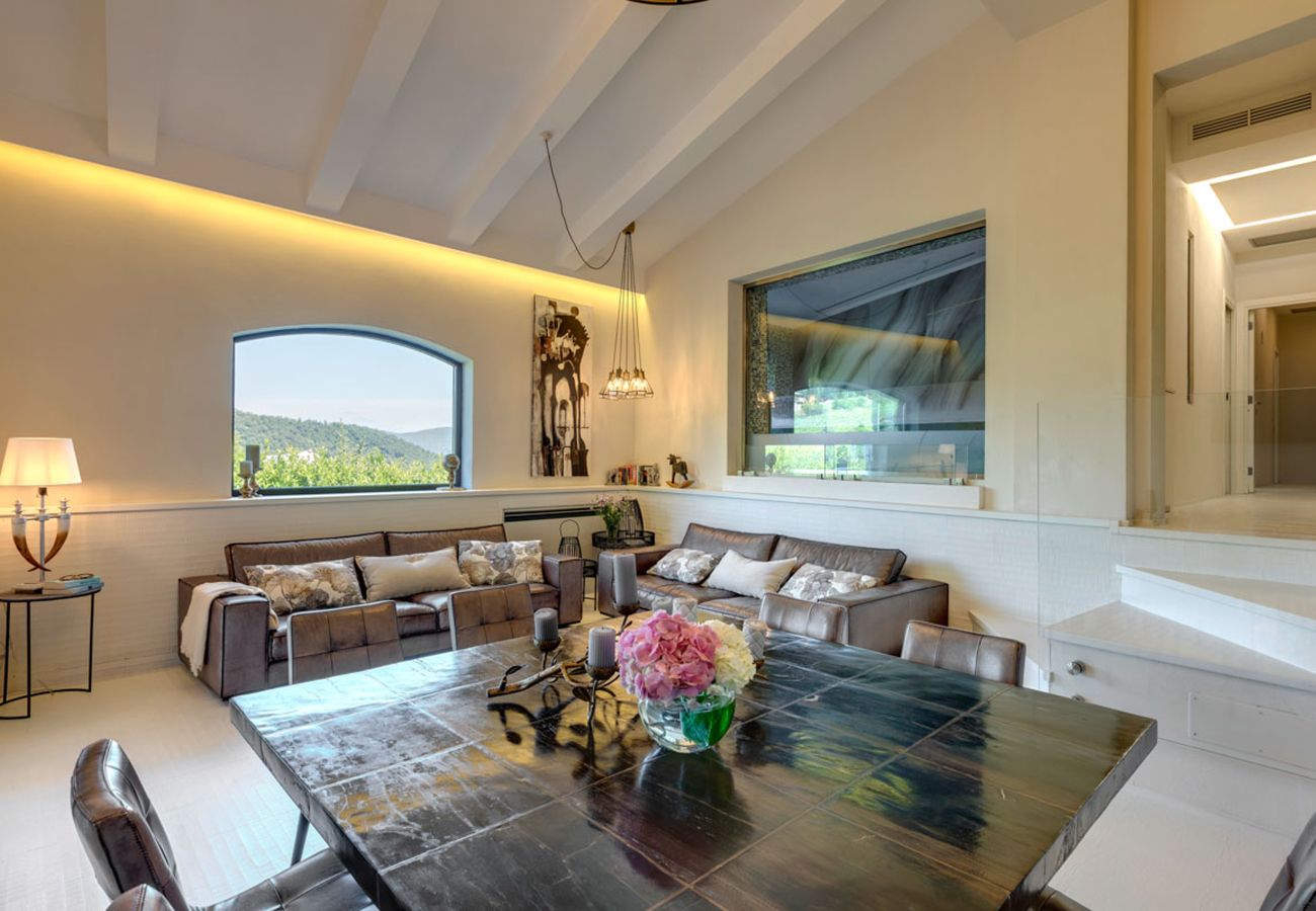 Residence in Panzano - Ville Il Paradiso with Private Pools, Garden, Terraces, Ideal for Weddings