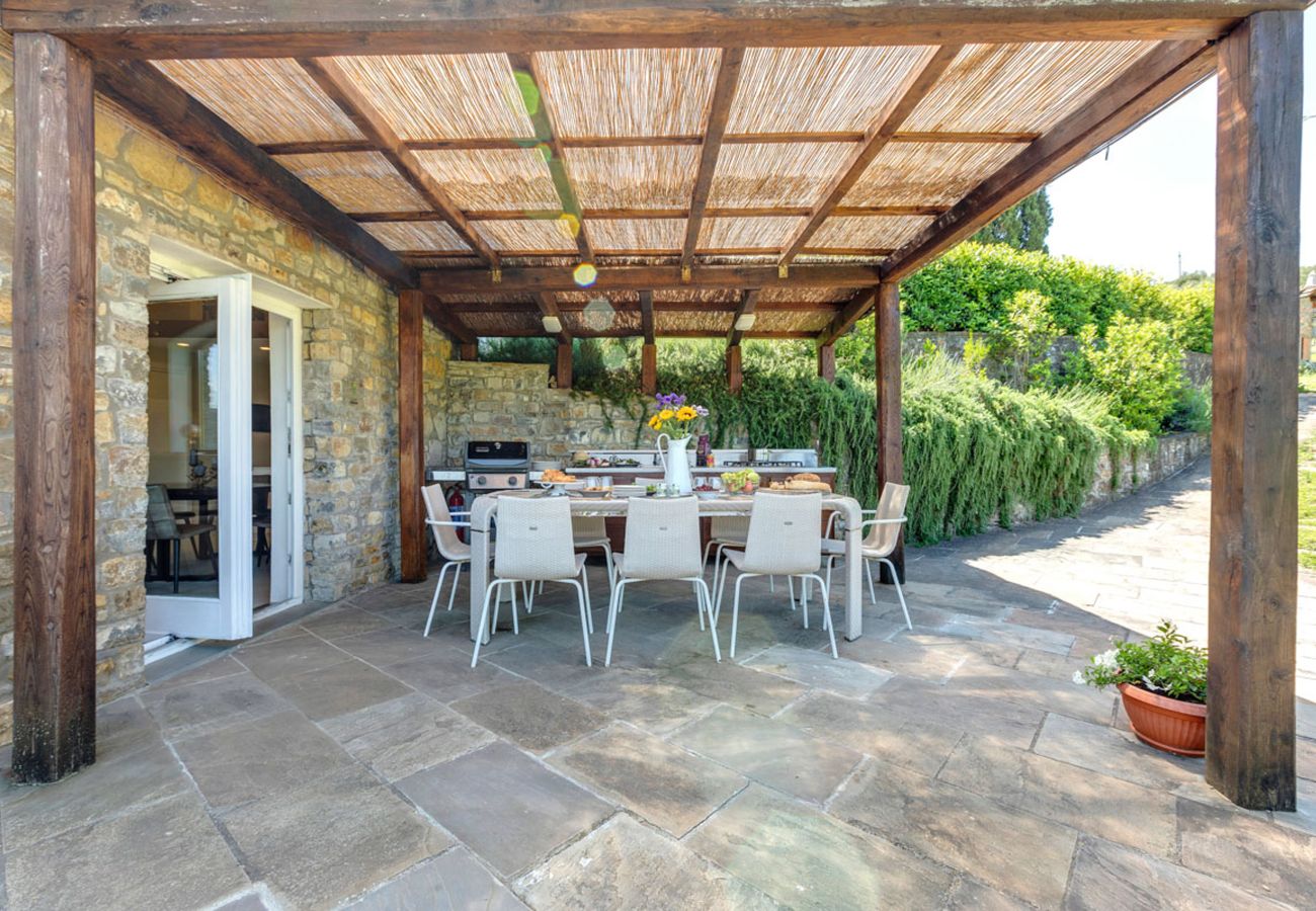 Residence in Panzano - Ville Il Paradiso with Private Pools, Garden, Terraces, Ideal for Weddings