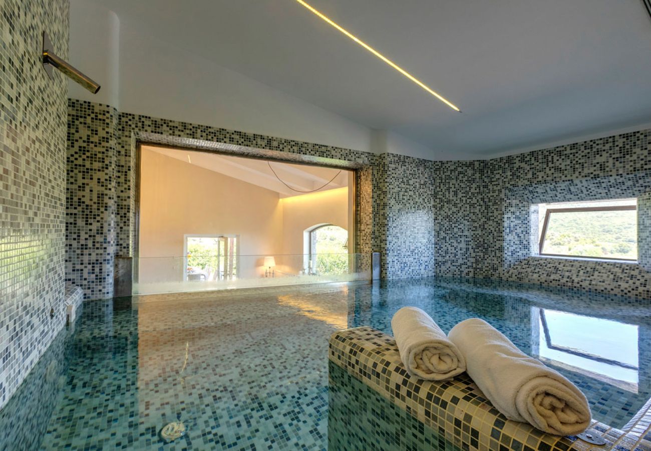 Residence in Panzano - Ville Il Paradiso with Private Pools, Garden, Terraces, Ideal for Weddings