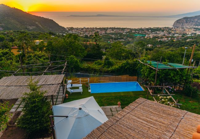 Villa in Sant´Agnello - AMORE RENTALS - Villa Tina with Private Swimming Pool, Sea View, Terraces, Garden and Parking