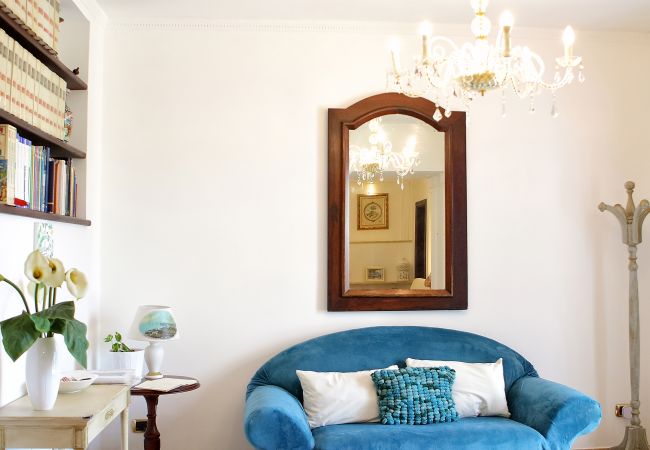 Villa in Sant´Agnello - AMORE RENTALS - Villa Tina with Private Swimming Pool, Sea View, Terraces, Garden and Parking Villa in Sant´Agnello - AMORE RENTALS - Villa Tina with Private Swimming Pool, Sea View, Terraces, Garden and Parking