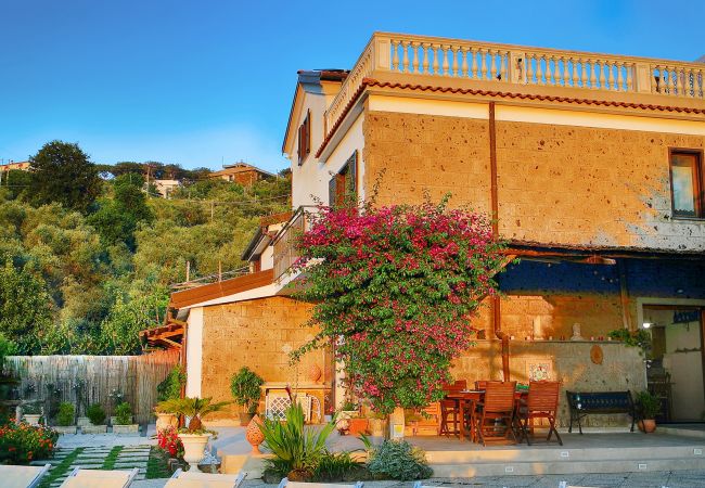 Villa in Sant´Agnello - AMORE RENTALS - Villa Tina with Private Swimming Pool, Sea View, Terraces, Garden and Parking Villa in Sant´Agnello - AMORE RENTALS - Villa Tina with Private Swimming Pool, Sea View, Terraces, Garden and Parking