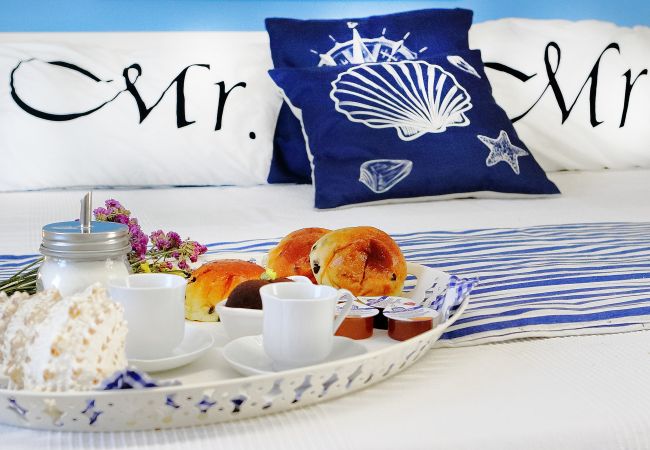 Villa in Sant´Agnello - AMORE RENTALS - Villa Tina with Private Swimming Pool, Sea View, Terraces, Garden and Parking Villa in Sant´Agnello - AMORE RENTALS - Villa Tina with Private Swimming Pool, Sea View, Terraces, Garden and Parking