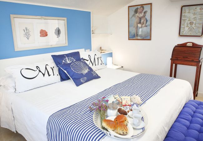 Villa in Sant´Agnello - AMORE RENTALS - Villa Tina with Private Swimming Pool, Sea View, Terraces, Garden and Parking Villa in Sant´Agnello - AMORE RENTALS - Villa Tina with Private Swimming Pool, Sea View, Terraces, Garden and Parking