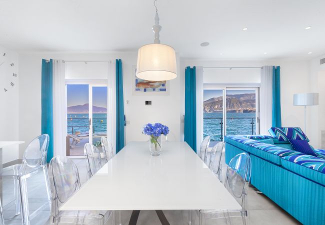 Villa in Sorrento - AMORE RENTALS - Villa del Maggiore with Direct Access to the Sea, Sea View, Garden and Private Swimming Pool Villa in Sorrento - AMORE RENTALS - Villa del Maggiore with Direct Access to the Sea, Sea View, Garden and Private Swimming Pool