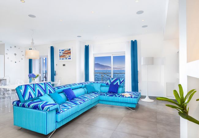 Villa in Sorrento - AMORE RENTALS - Villa del Maggiore with Direct Access to the Sea, Sea View, Garden and Private Swimming Pool Villa in Sorrento - AMORE RENTALS - Villa del Maggiore with Direct Access to the Sea, Sea View, Garden and Private Swimming Pool