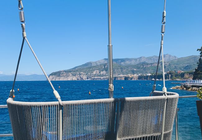 Villa in Sorrento - AMORE RENTALS - Villa del Maggiore with Direct Access to the Sea, Sea View, Garden and Private Swimming Pool Villa in Sorrento - AMORE RENTALS - Villa del Maggiore with Direct Access to the Sea, Sea View, Garden and Private Swimming Pool