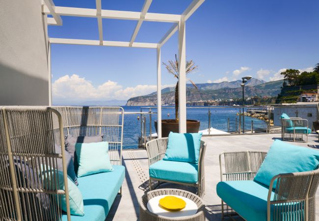 Villa in Sorrento - AMORE RENTALS - Villa del Maggiore with Direct Access to the Sea, Sea View, Garden and Private Swimming Pool Villa in Sorrento - AMORE RENTALS - Villa del Maggiore with Direct Access to the Sea, Sea View, Garden and Private Swimming Pool