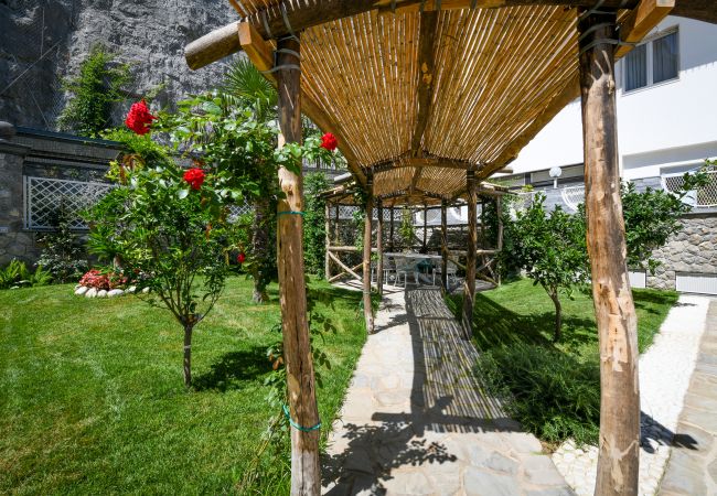 Villa in Sorrento - AMORE RENTALS - Villa del Maggiore with Direct Access to the Sea, Sea View, Garden and Private Swimming Pool Villa in Sorrento - AMORE RENTALS - Villa del Maggiore with Direct Access to the Sea, Sea View, Garden and Private Swimming Pool