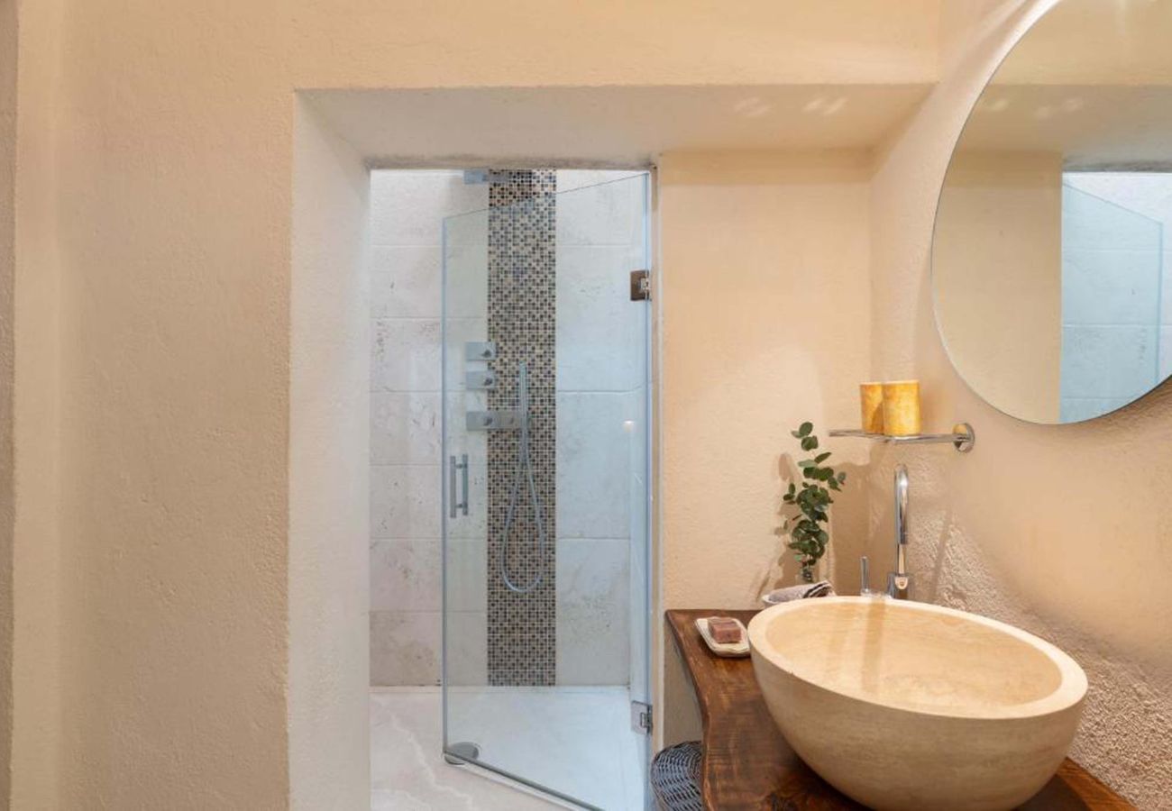 Villa in San Casciano dei Bagni - AMORE RENTALS - Casale della Toscana with private Swimming Pool, Garden, Parking and Terrace