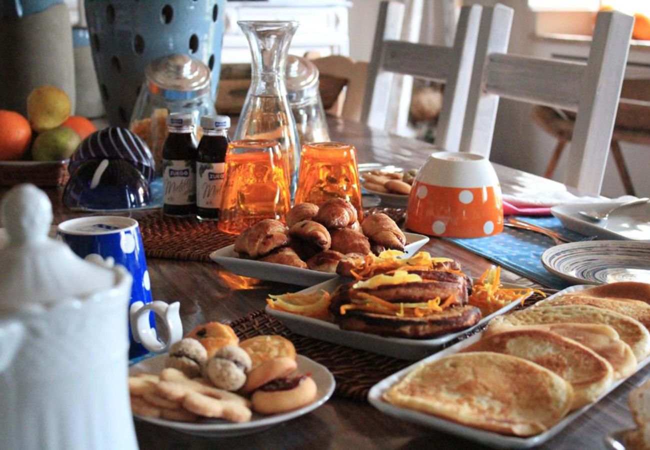 Villa in San Casciano dei Bagni - AMORE RENTALS - Casale della Toscana with private Swimming Pool, Garden, Parking and Terrace