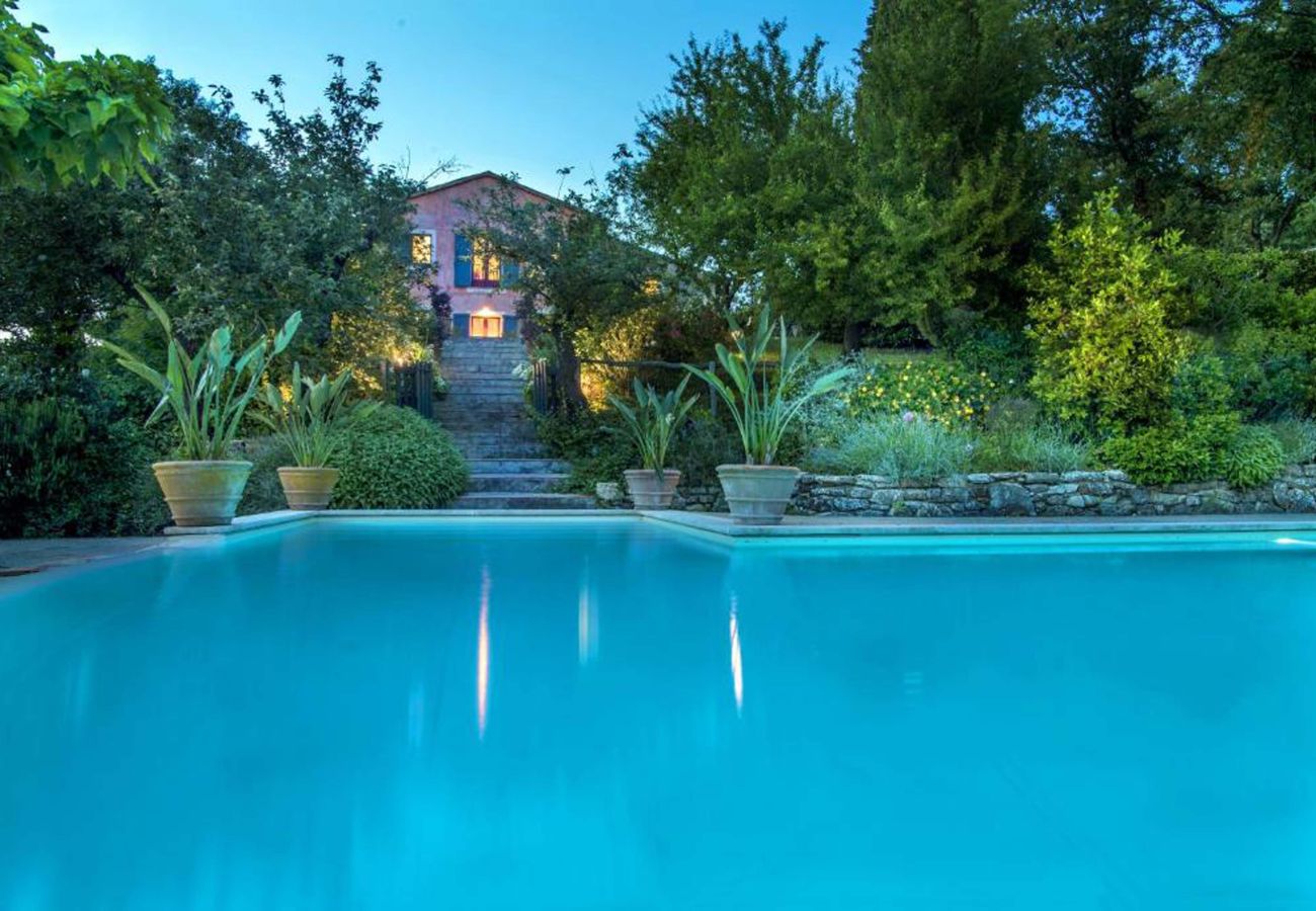 Villa in San Casciano dei Bagni - AMORE RENTALS - Casale della Toscana with private Swimming Pool, Garden, Parking and Terrace