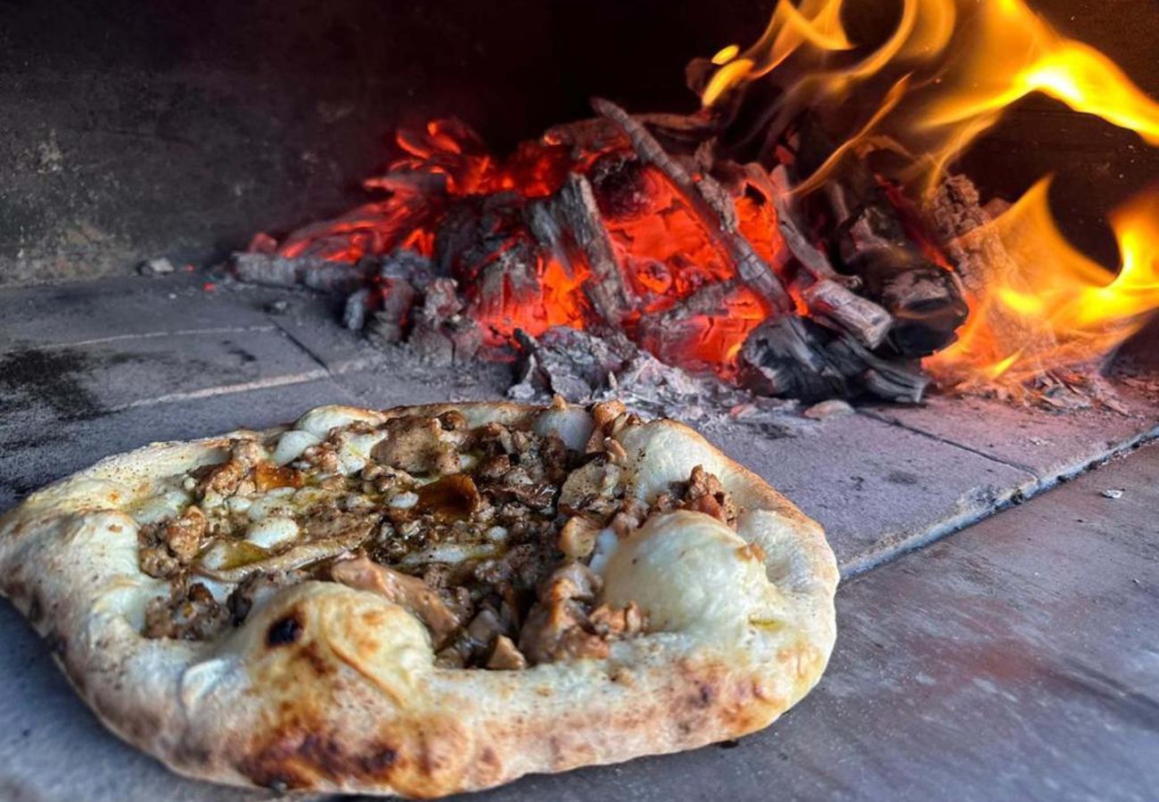 Villa in San Casciano dei Bagni - AMORE RENTALS - Casale della Toscana with private Swimming Pool, Garden, Parking and Terrace