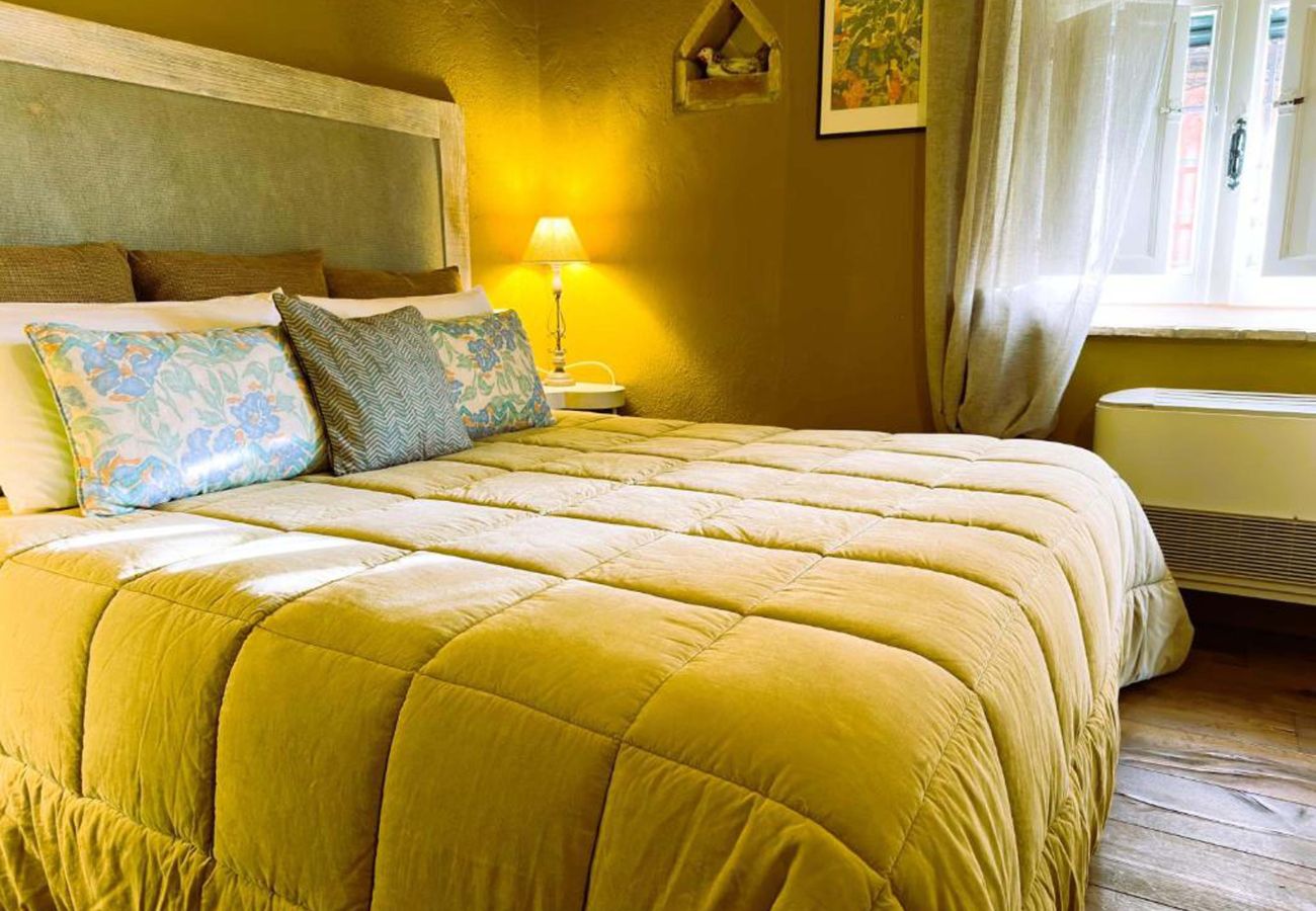 Villa in San Casciano dei Bagni - AMORE RENTALS - Casale della Toscana with private Swimming Pool, Garden, Parking and Terrace