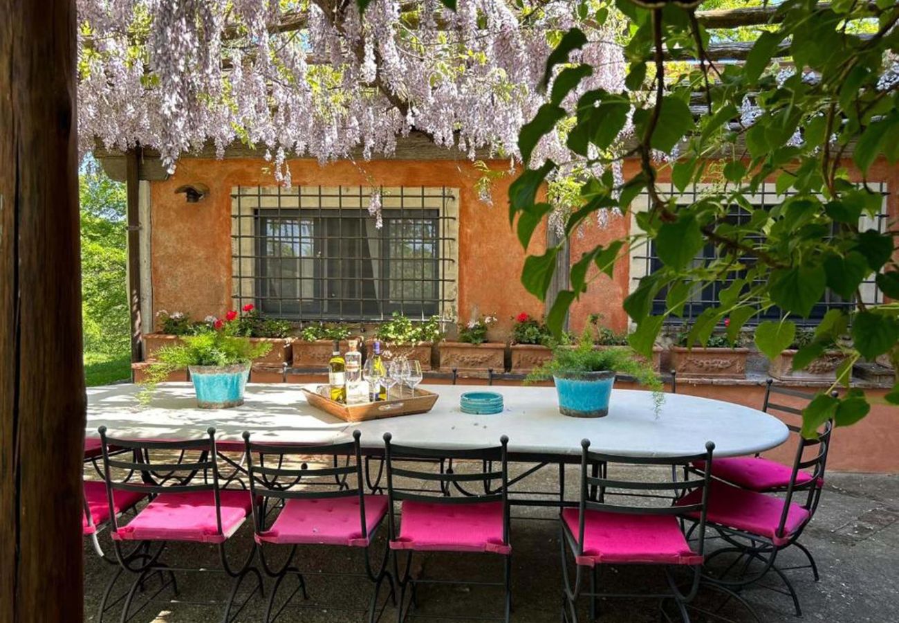 Villa in San Casciano dei Bagni - AMORE RENTALS - Casale della Toscana with private Swimming Pool, Garden, Parking and Terrace