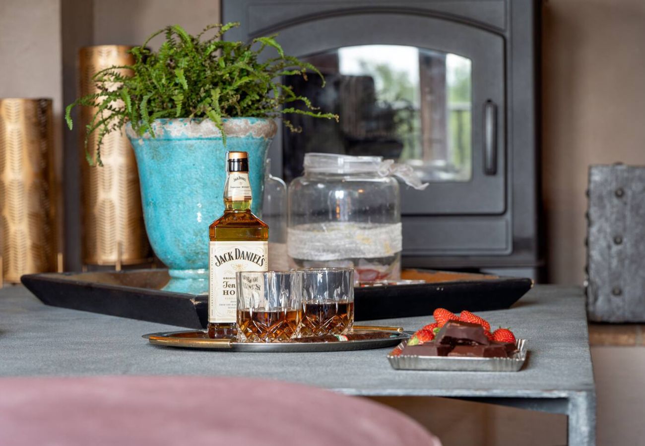 Villa in San Casciano dei Bagni - AMORE RENTALS - Casale della Toscana with private Swimming Pool, Garden, Parking and Terrace