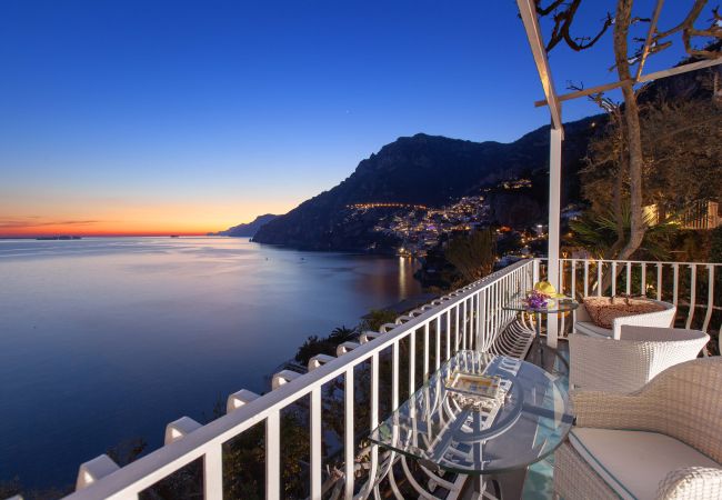 Villa/Dettached house in Positano - AMORE RENTALS - Villa Le Sirene with Outdoor Jacuzzi and Sea View