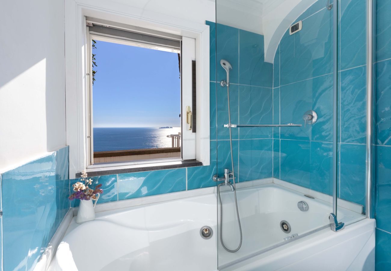 Villa in Positano - AMORE RENTALS - Villa Le Sirene with Outdoor Jacuzzi and Sea View