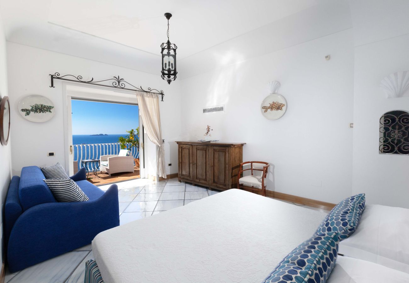 Villa in Positano - AMORE RENTALS - Villa Le Sirene with Outdoor Jacuzzi and Sea View