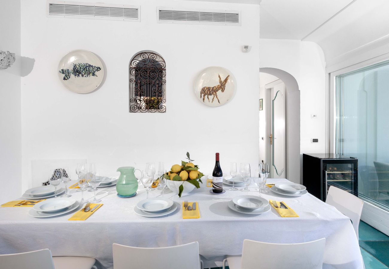 Villa in Positano - AMORE RENTALS - Villa Le Sirene with Outdoor Jacuzzi and Sea View