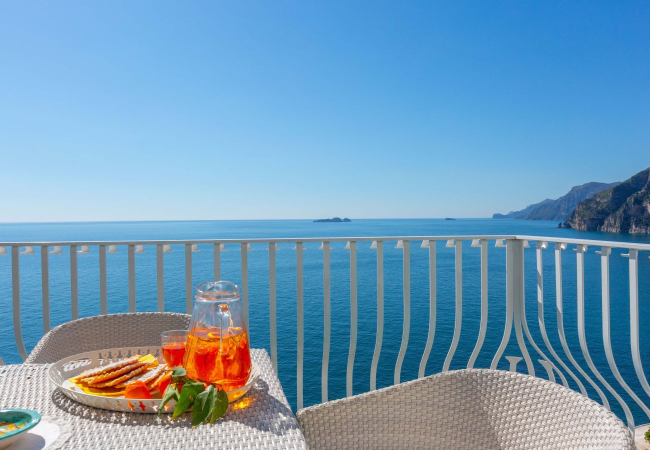 Villa in Positano - AMORE RENTALS - Villa Le Sirene with Outdoor Jacuzzi and Sea View