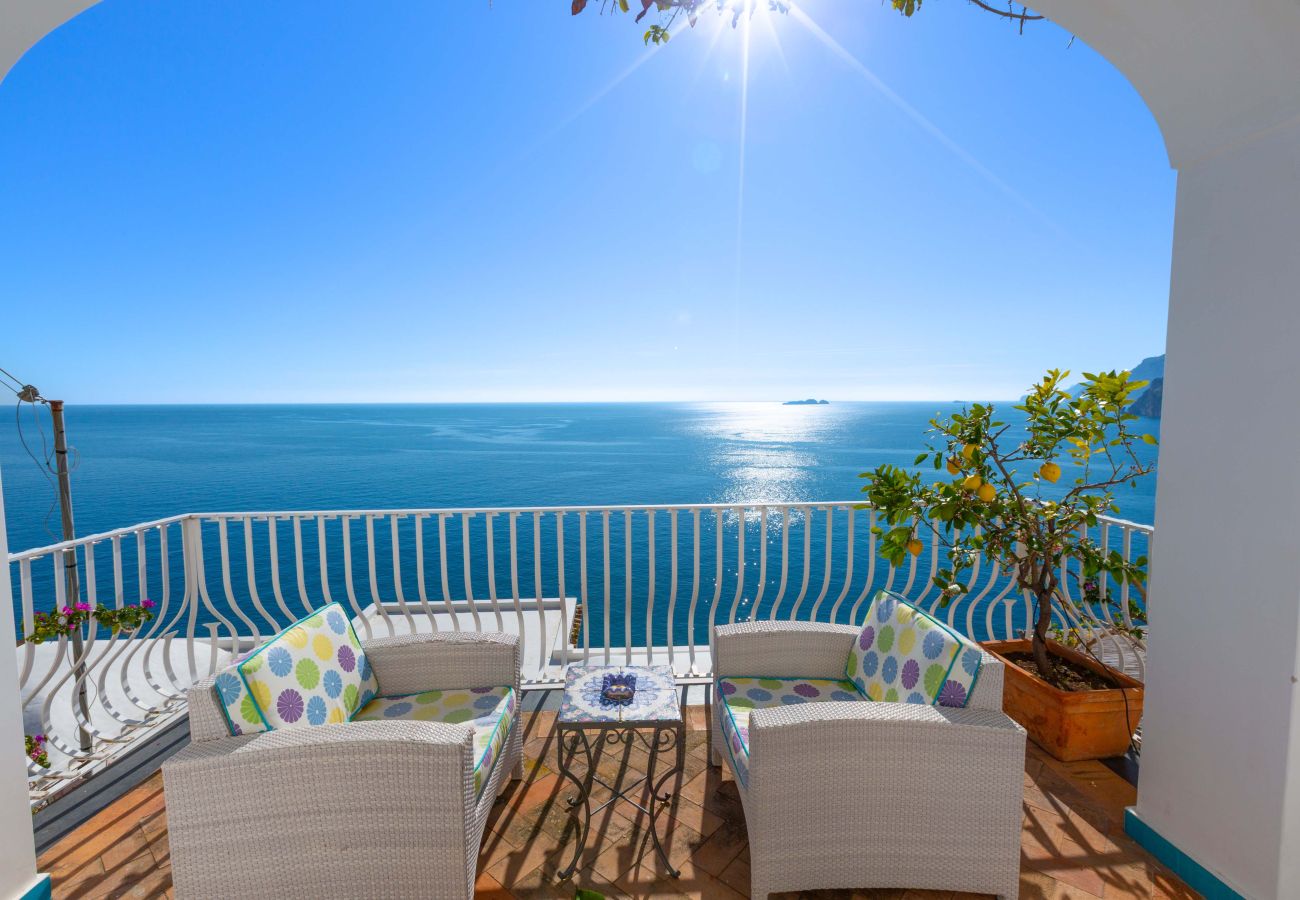 Villa in Positano - AMORE RENTALS - Villa Le Sirene with Outdoor Jacuzzi and Sea View