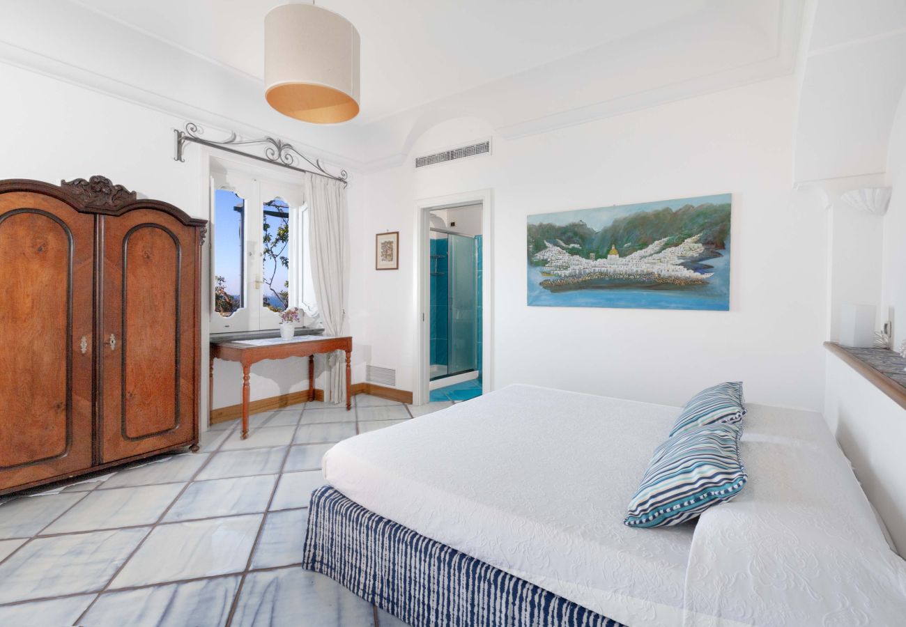 Villa in Positano - AMORE RENTALS - Villa Le Sirene with Outdoor Jacuzzi and Sea View