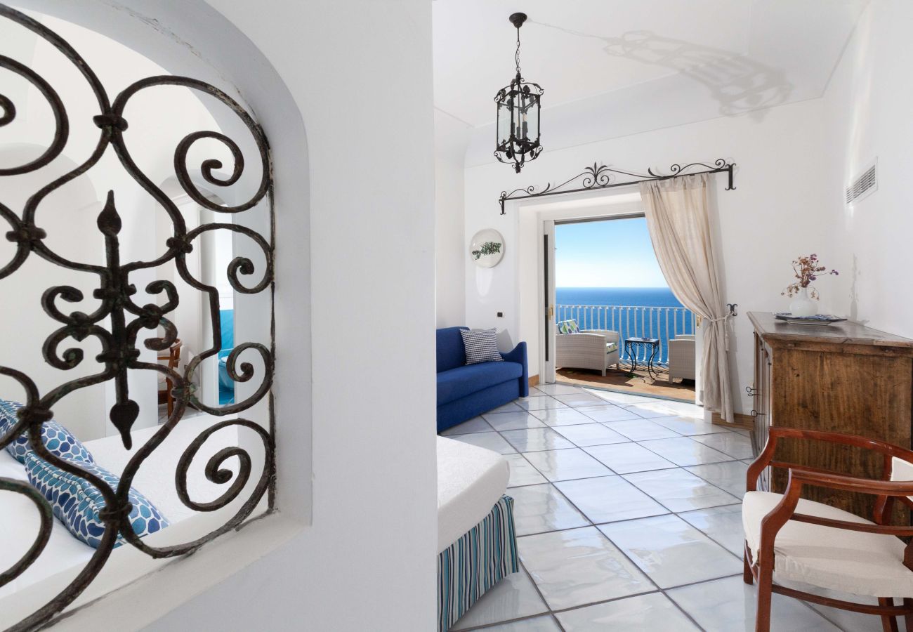 Villa in Positano - AMORE RENTALS - Villa Le Sirene with Outdoor Jacuzzi and Sea View