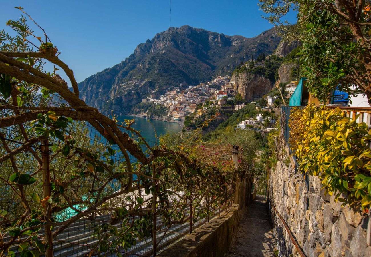 Villa in Positano - AMORE RENTALS - Villa Le Sirene with Outdoor Jacuzzi and Sea View