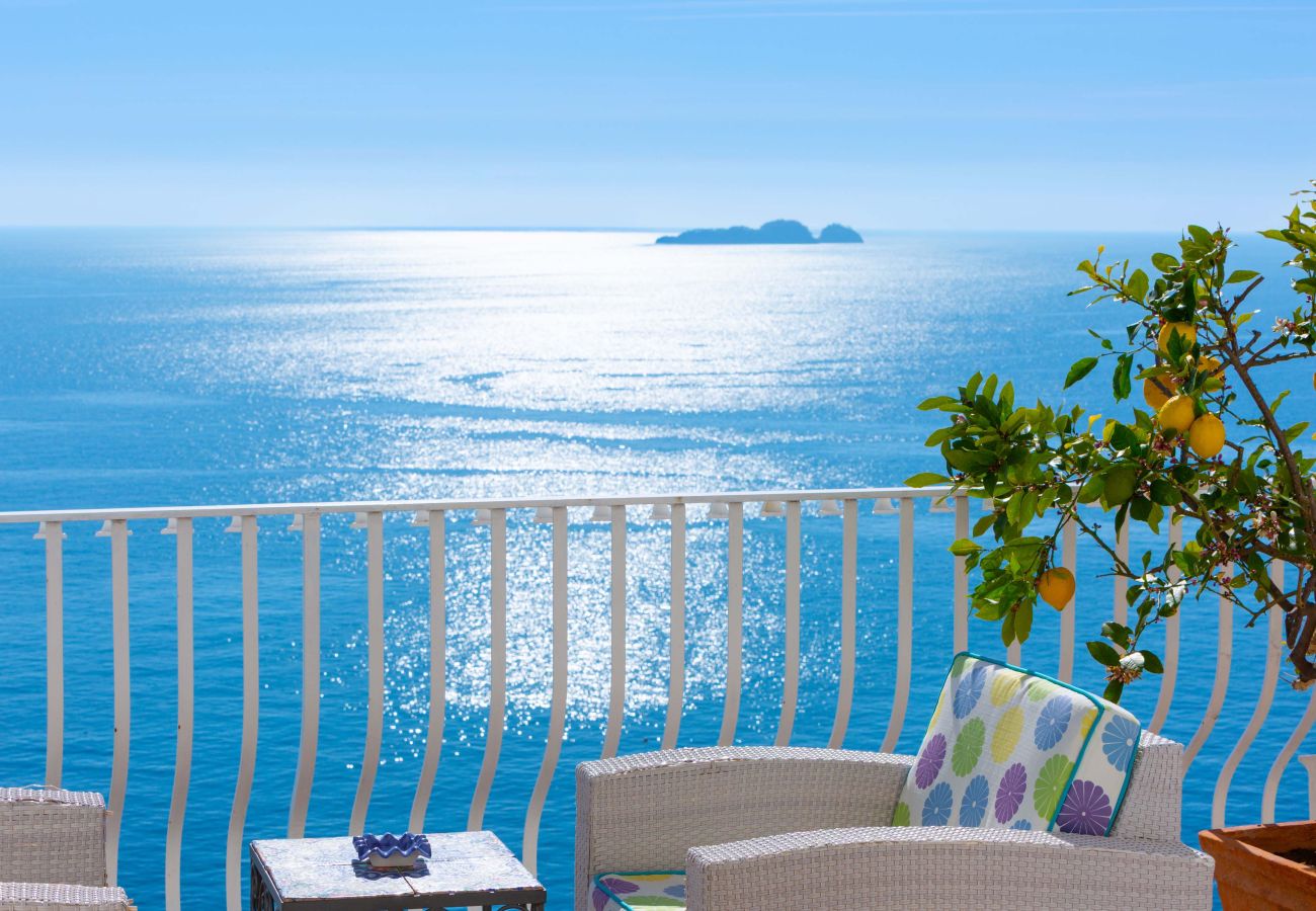 Villa in Positano - AMORE RENTALS - Villa Le Sirene with Outdoor Jacuzzi and Sea View