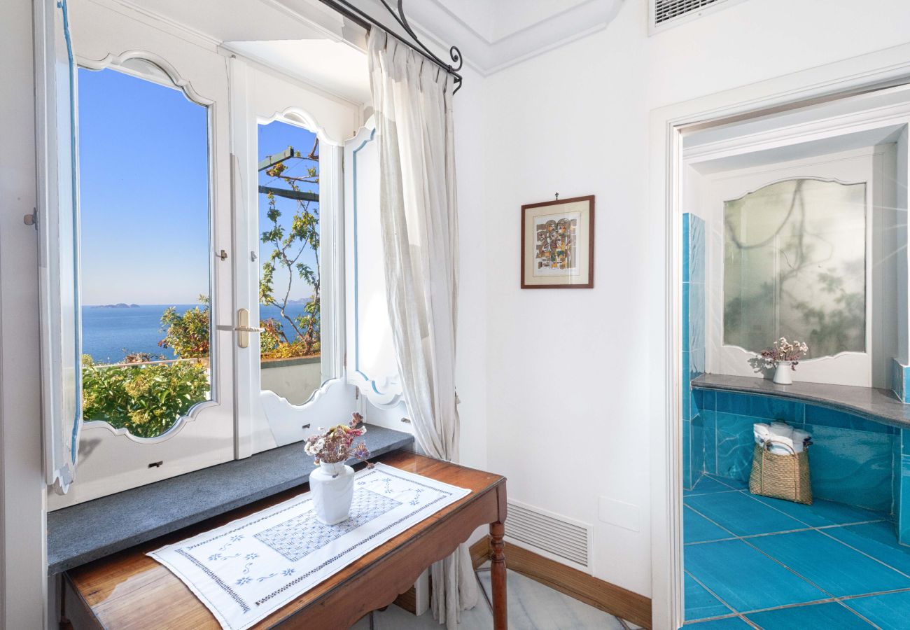 Villa in Positano - AMORE RENTALS - Villa Le Sirene with Outdoor Jacuzzi and Sea View