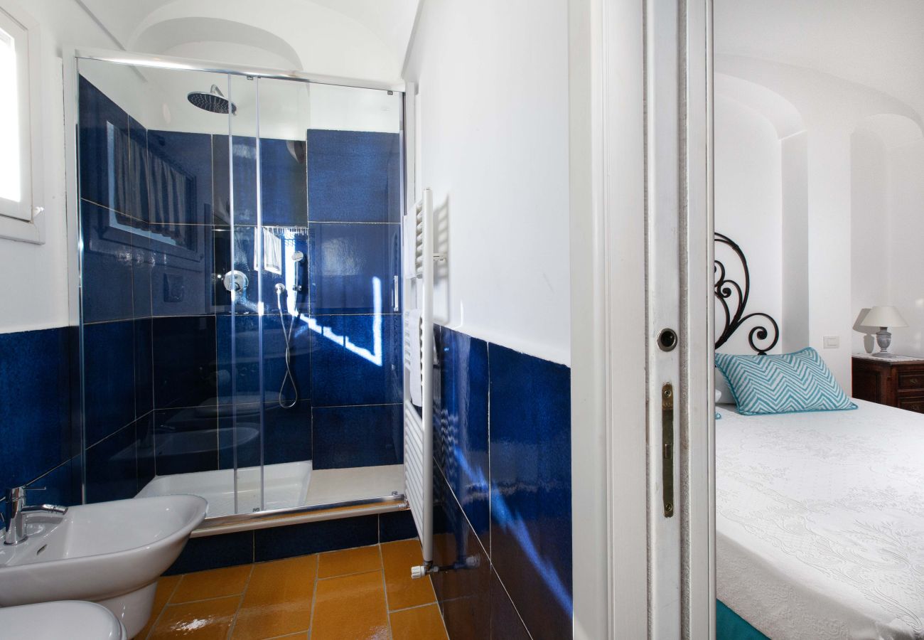 Villa in Positano - AMORE RENTALS - Villa Le Sirene with Outdoor Jacuzzi and Sea View