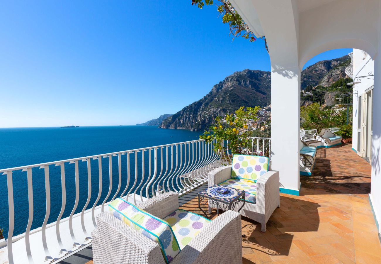 Villa in Positano - AMORE RENTALS - Villa Le Sirene with Outdoor Jacuzzi and Sea View