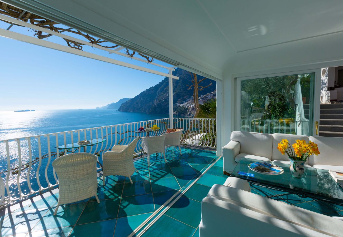 Villa in Positano - AMORE RENTALS - Villa Le Sirene with Outdoor Jacuzzi and Sea View