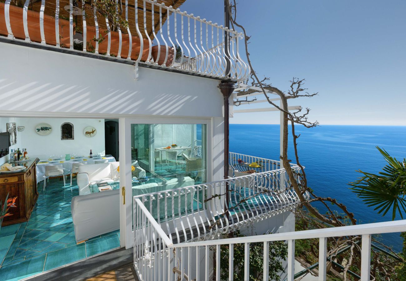 Villa in Positano - AMORE RENTALS - Villa Le Sirene with Outdoor Jacuzzi and Sea View