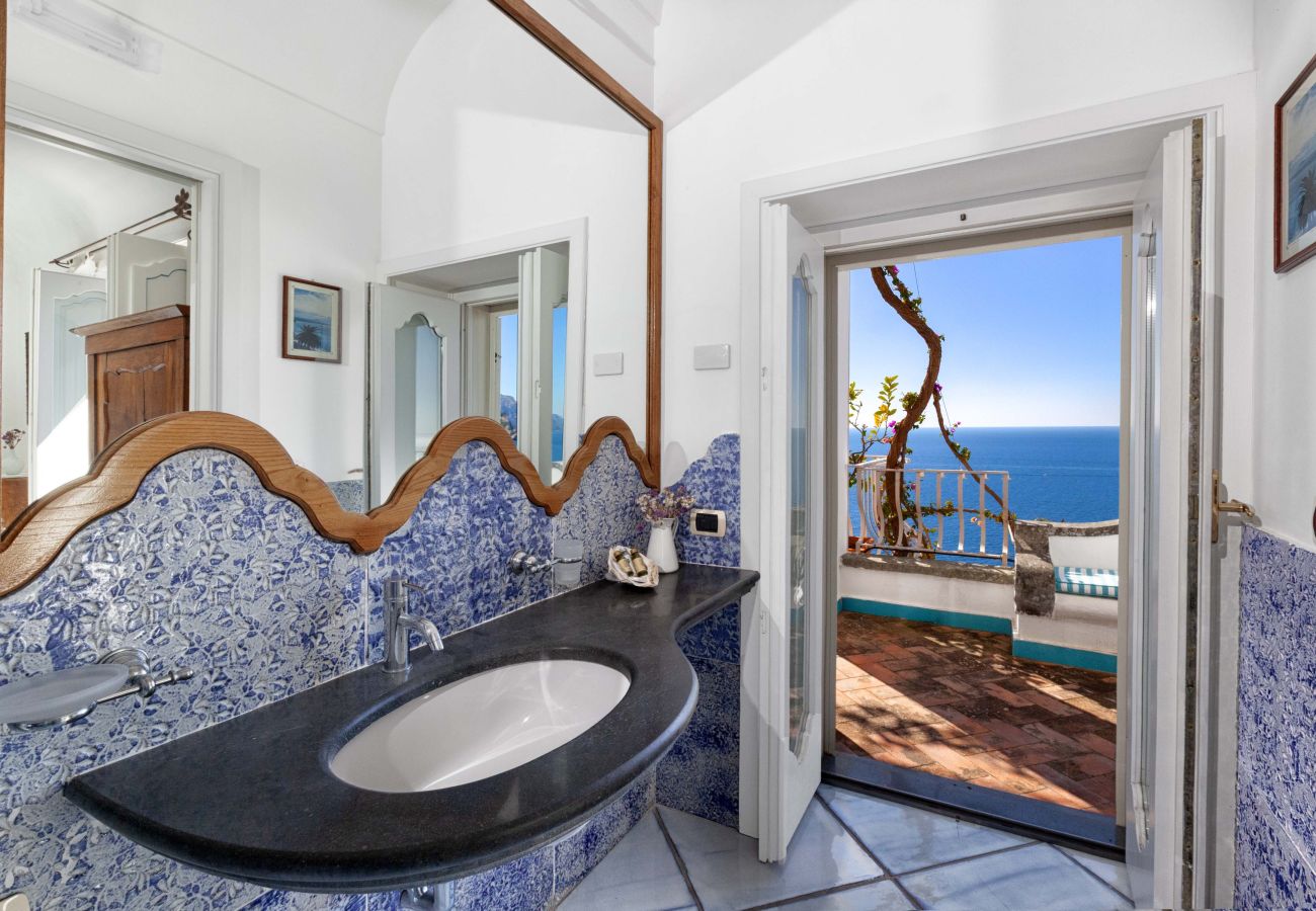 Villa in Positano - AMORE RENTALS - Villa Le Sirene with Outdoor Jacuzzi and Sea View