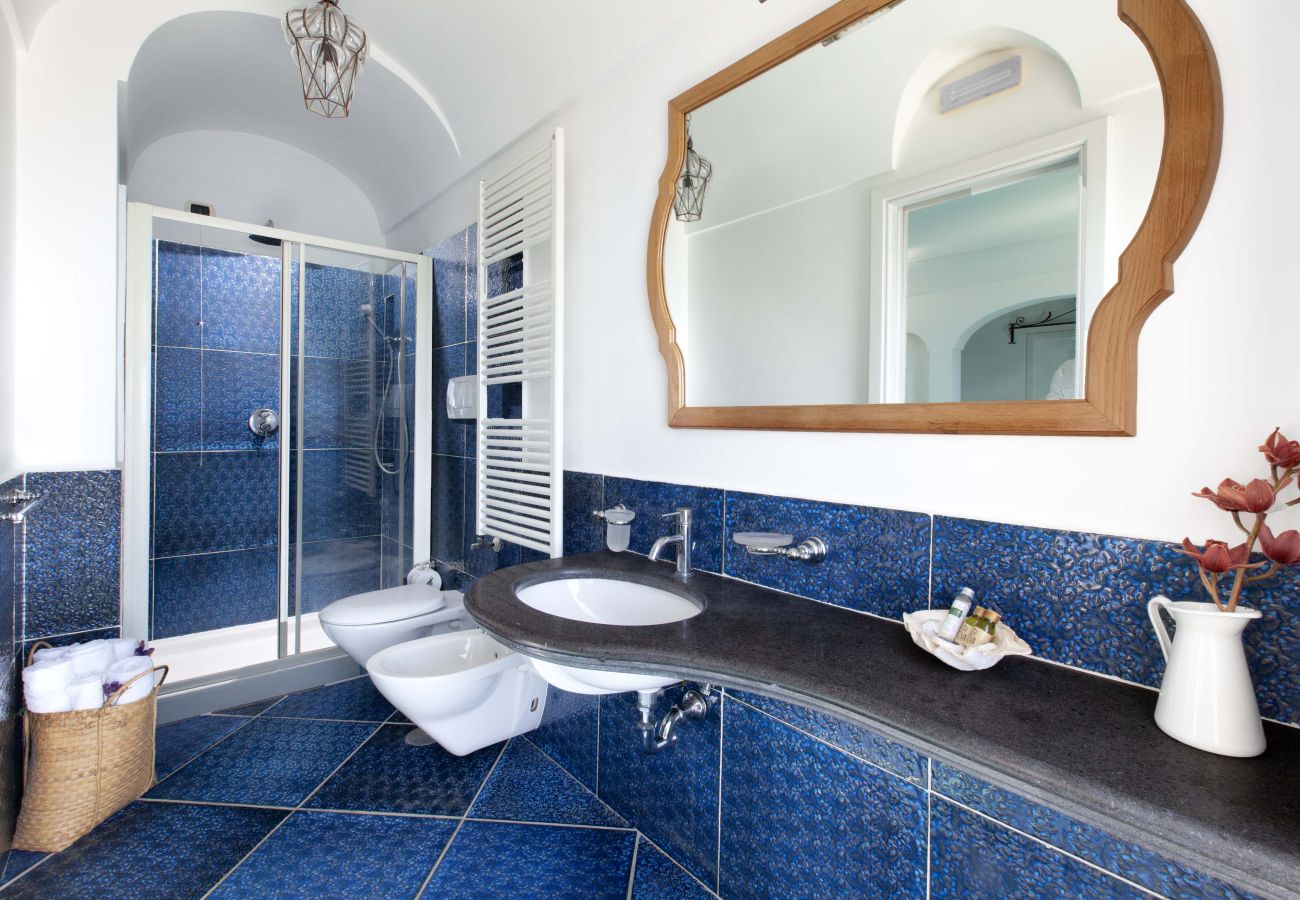 Villa in Positano - AMORE RENTALS - Villa Le Sirene with Outdoor Jacuzzi and Sea View