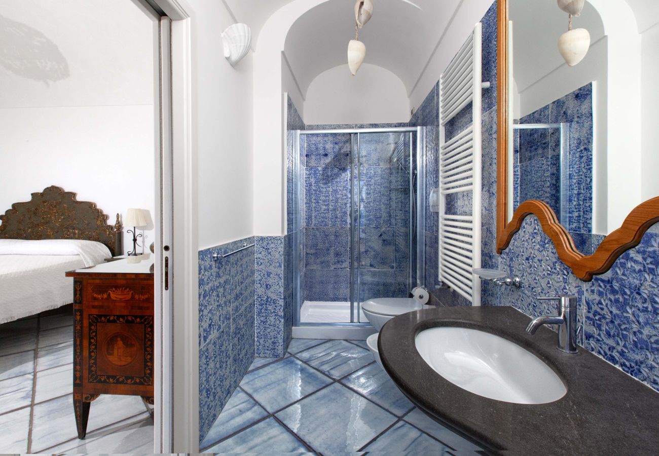 Villa in Positano - AMORE RENTALS - Villa Le Sirene with Outdoor Jacuzzi and Sea View