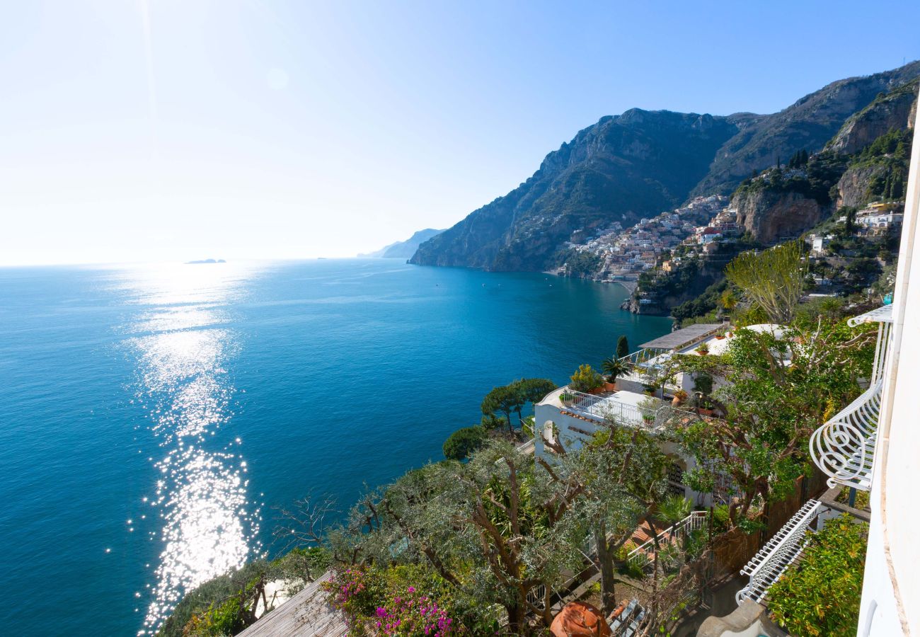 Villa in Positano - AMORE RENTALS - Villa Le Sirene with Outdoor Jacuzzi and Sea View
