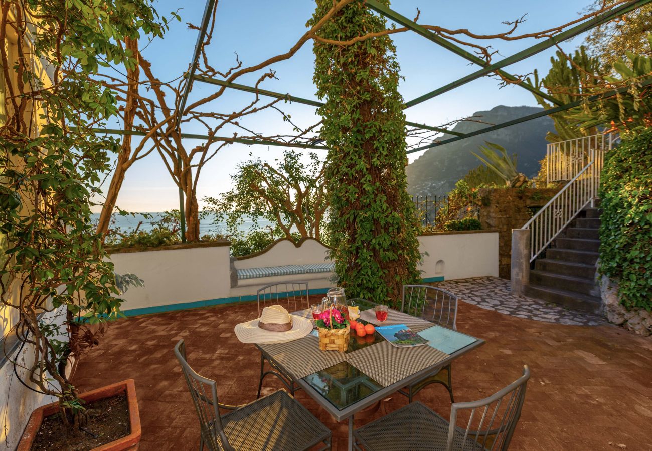 Villa in Positano - AMORE RENTALS - Villa Le Sirene with Outdoor Jacuzzi and Sea View
