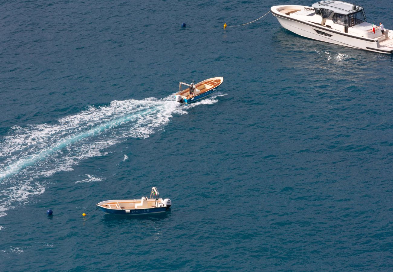 Villa in Positano - AMORE RENTALS - Villa Le Sirene with Outdoor Jacuzzi and Sea View